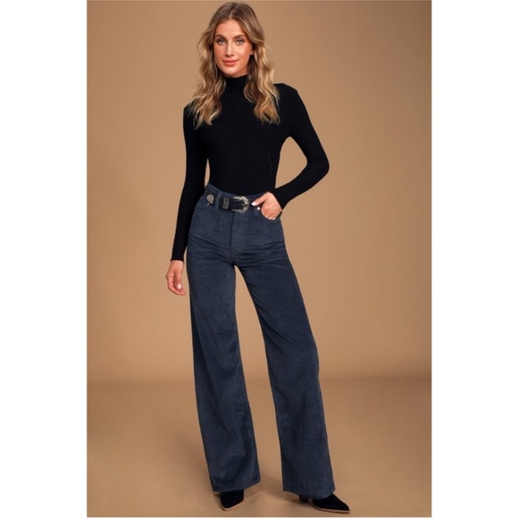 Mint condition Levi Ribcage Wide Leg Corduroy navy blue size 25 - Picture 14 of 14